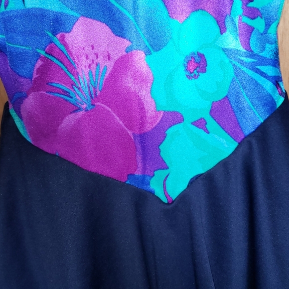 Vintage 1 Piece Bright Floral Swimdress Swimsuit - Picture 16 of 16